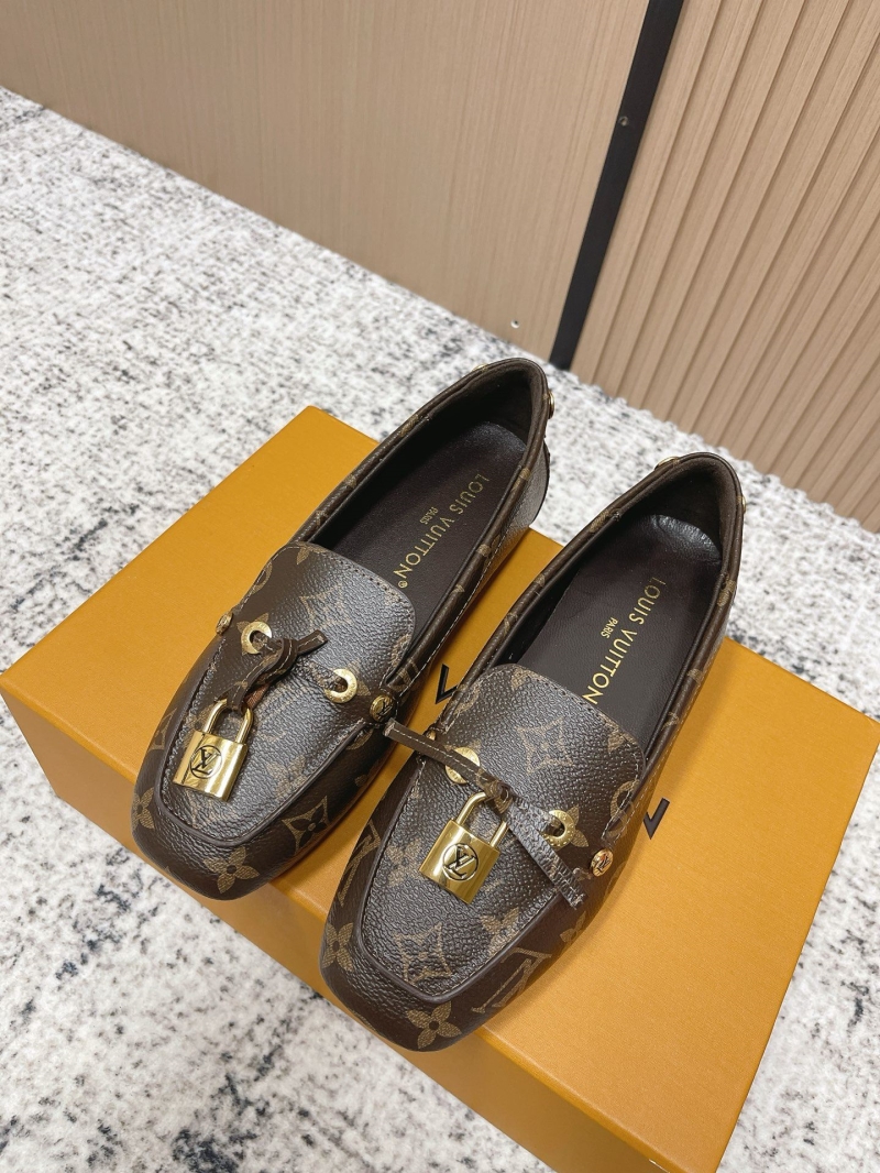 l0vis Vvtt0n loafers